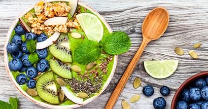 matcha-e-avocado-smoothie-bowl